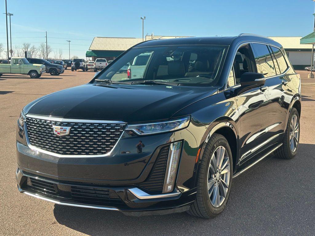 used 2023 Cadillac XT6 car, priced at $41,996
