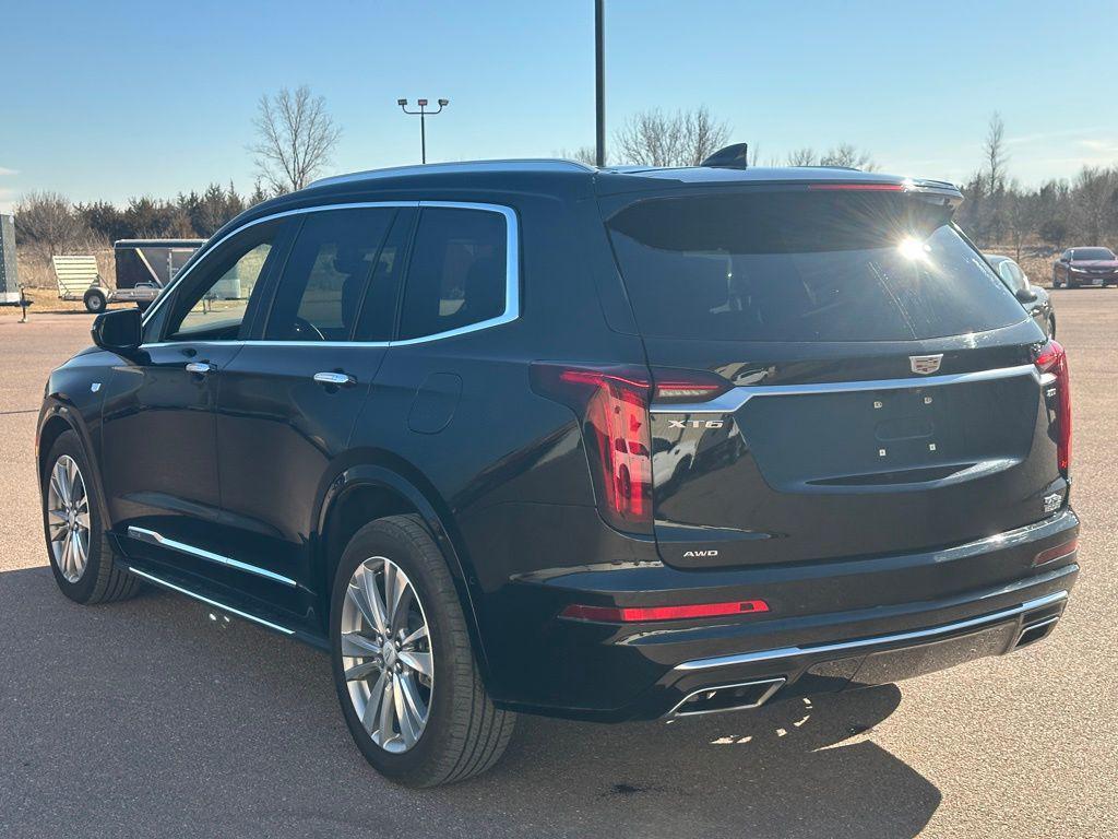 used 2023 Cadillac XT6 car, priced at $41,996
