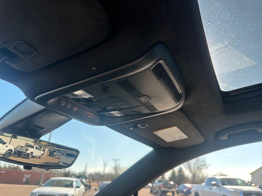 used 2023 Cadillac XT6 car, priced at $41,996