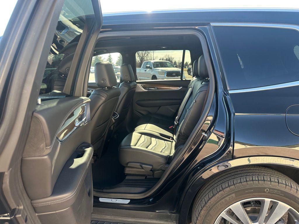 used 2023 Cadillac XT6 car, priced at $41,996