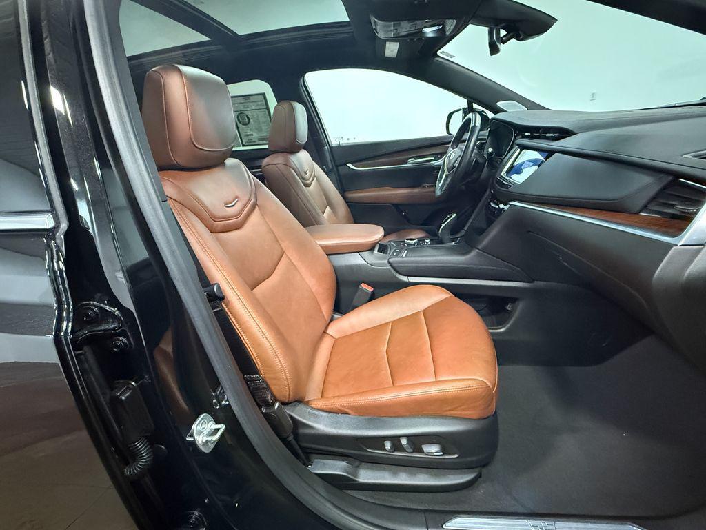 used 2024 Cadillac XT5 car, priced at $43,212