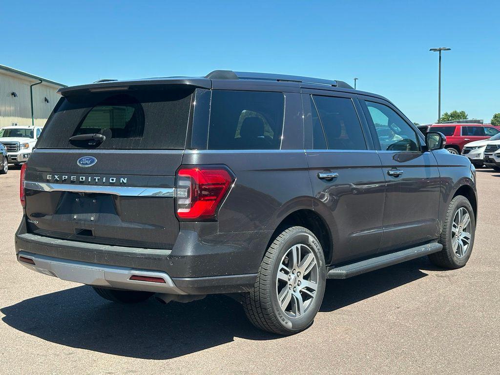 used 2024 Ford Expedition car, priced at $43,109