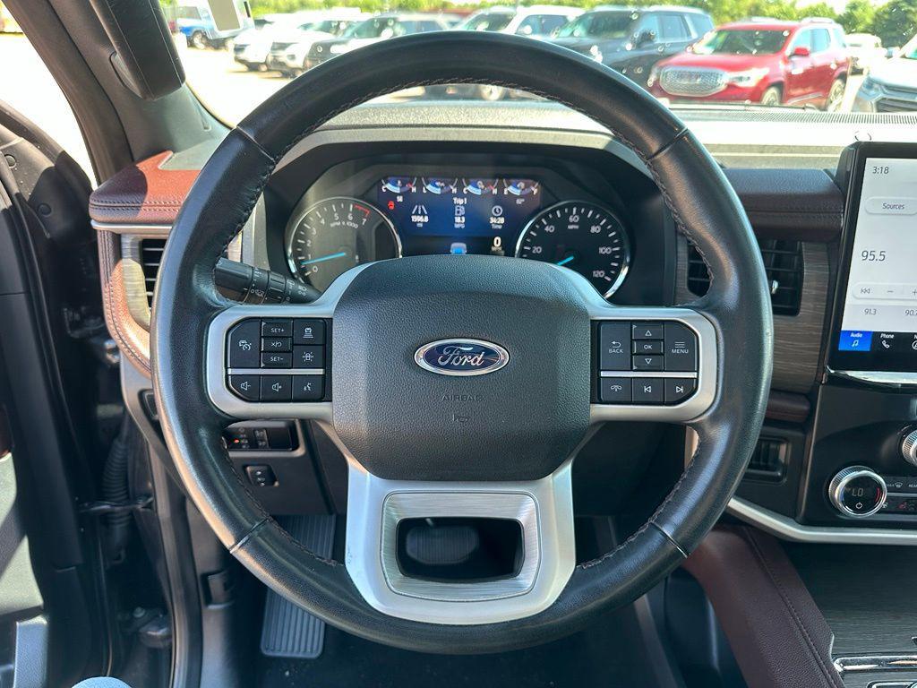 used 2024 Ford Expedition car, priced at $43,109