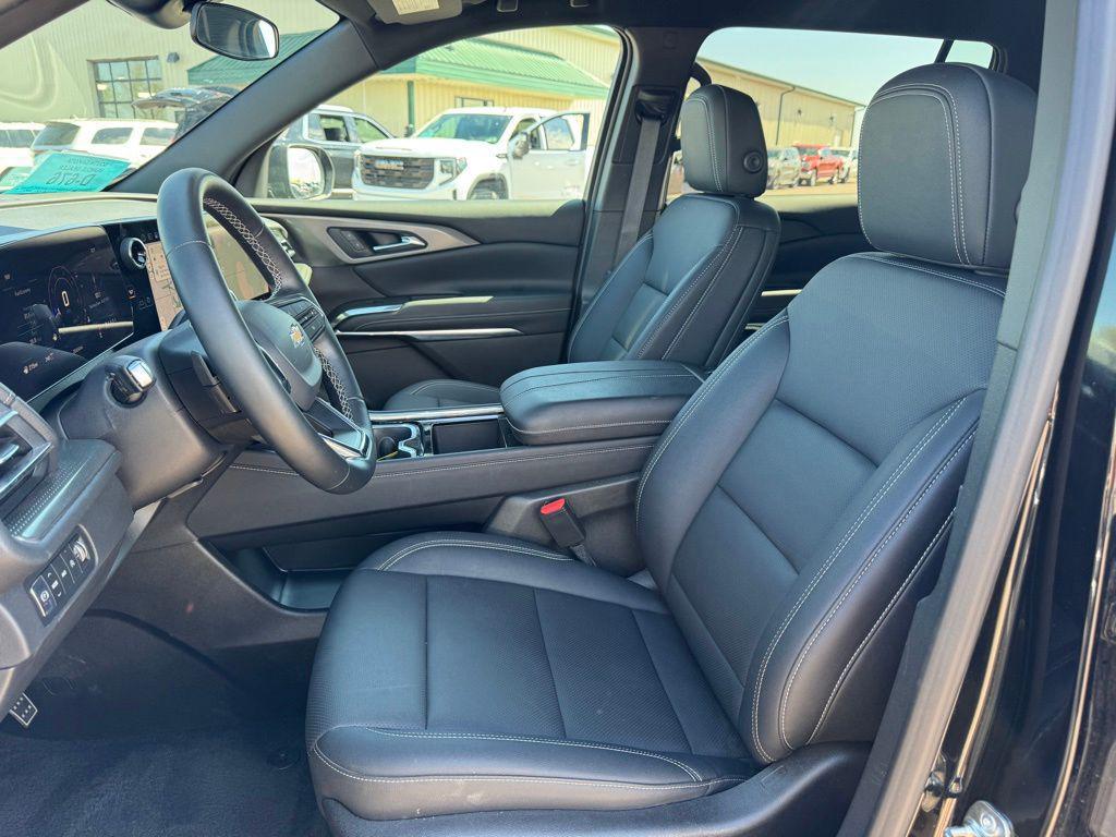 used 2026 Chevrolet Traverse car, priced at $43,663