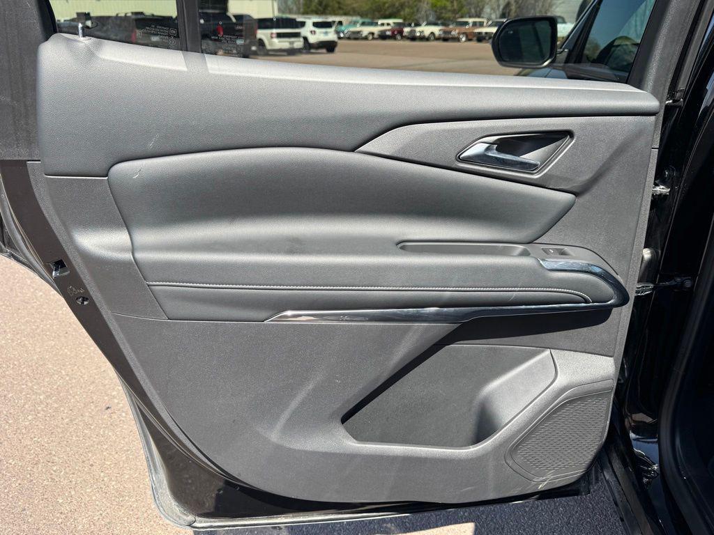 used 2026 Chevrolet Traverse car, priced at $43,663