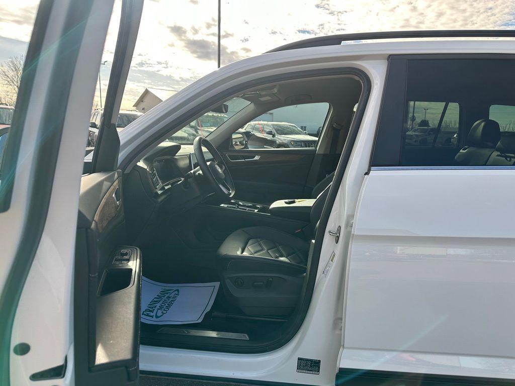 used 2025 Volkswagen Atlas car, priced at $31,922