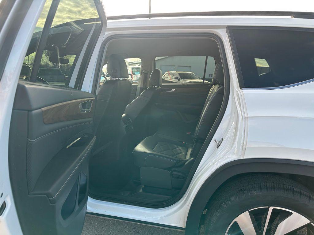 used 2025 Volkswagen Atlas car, priced at $31,922