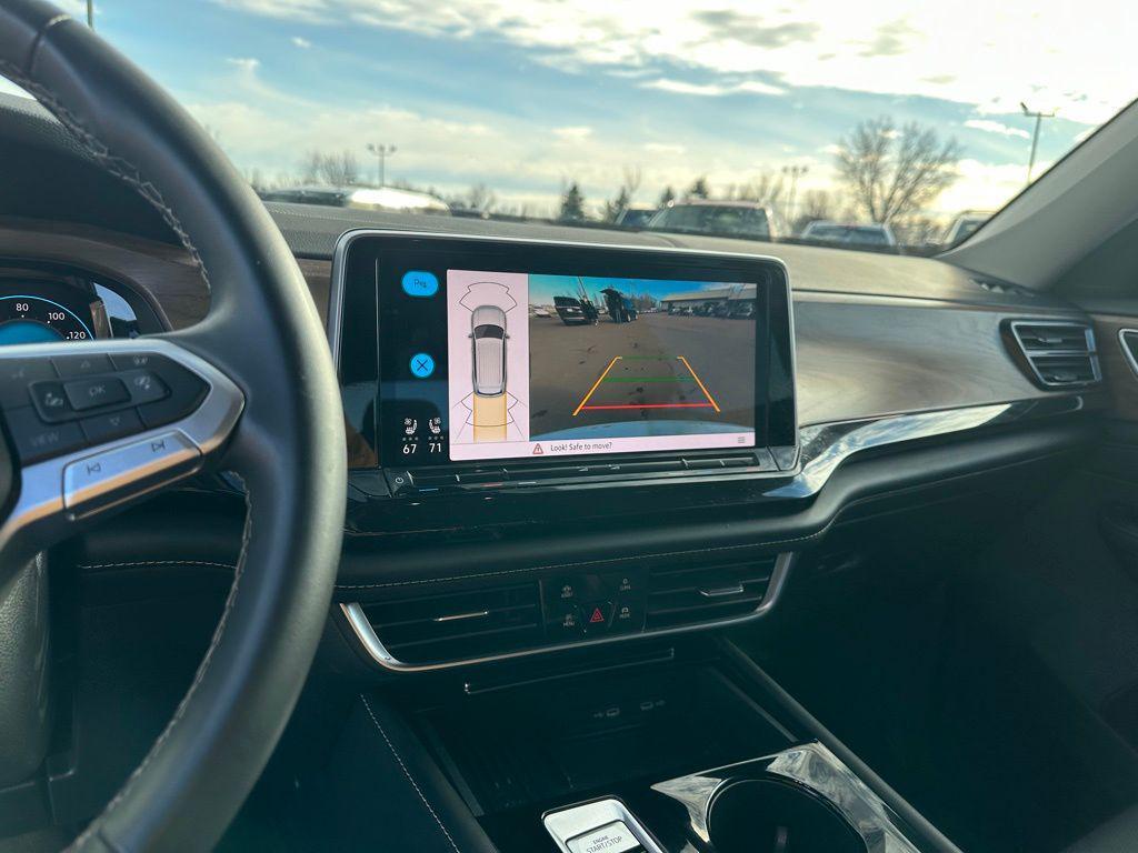 used 2025 Volkswagen Atlas car, priced at $31,922