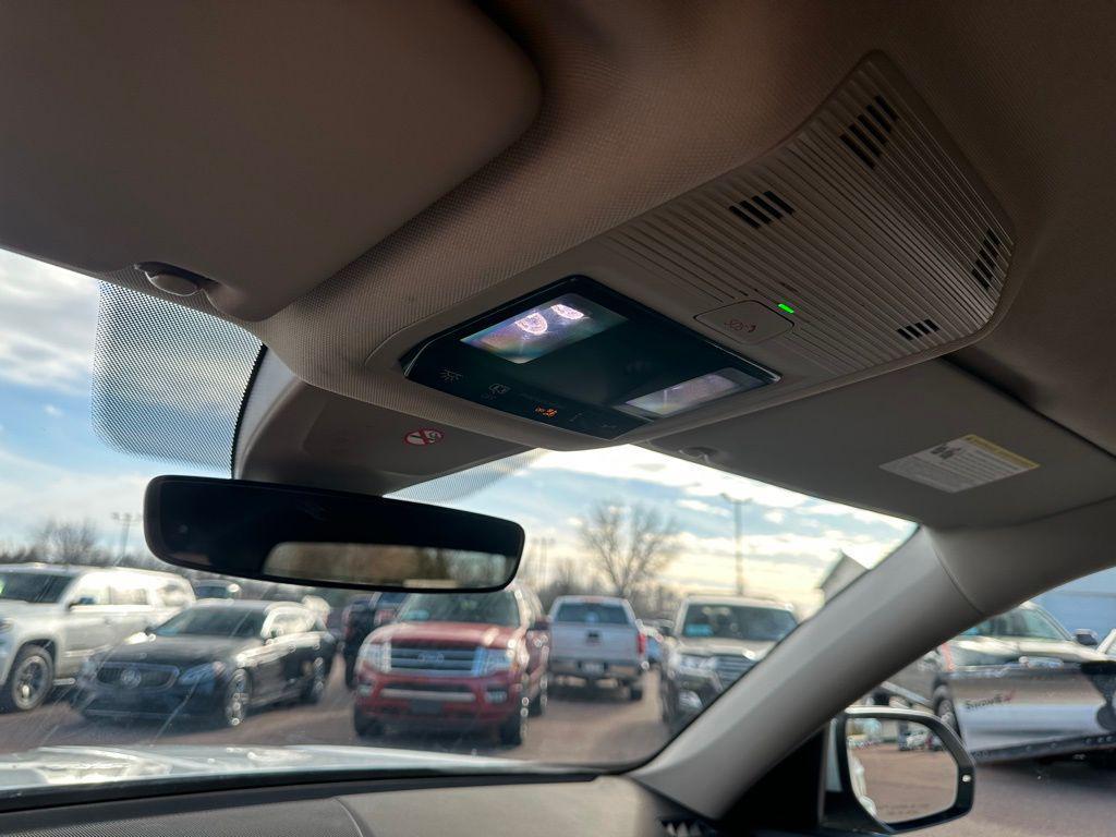 used 2025 Volkswagen Atlas car, priced at $31,922