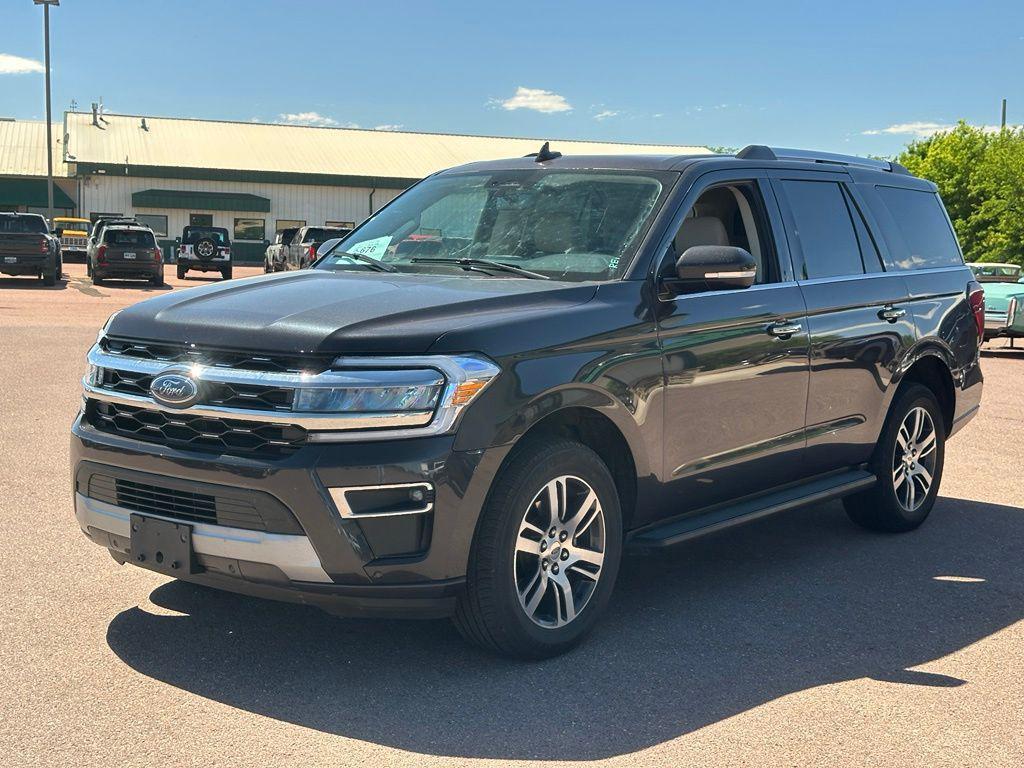 used 2024 Ford Expedition car, priced at $43,629
