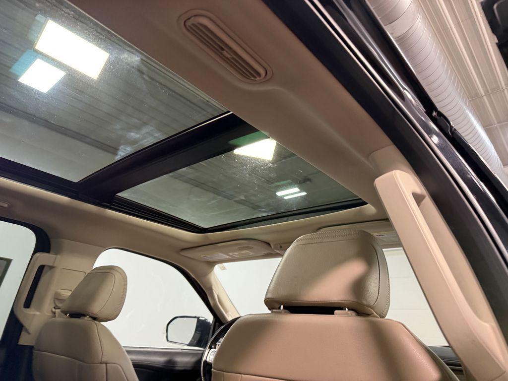 used 2024 Ford Expedition car, priced at $43,629