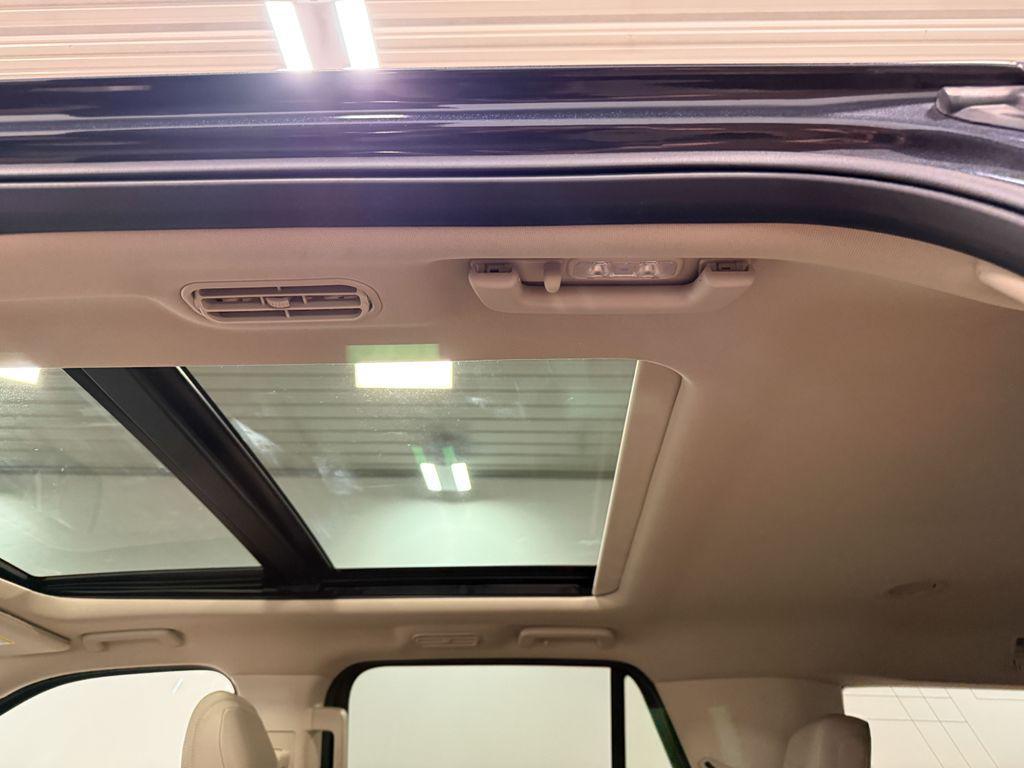 used 2024 Ford Expedition car, priced at $43,629
