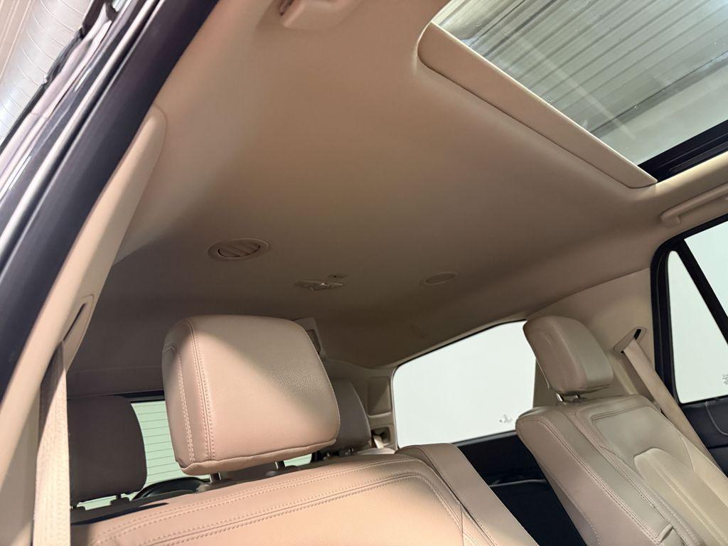 used 2024 Ford Expedition car, priced at $43,629