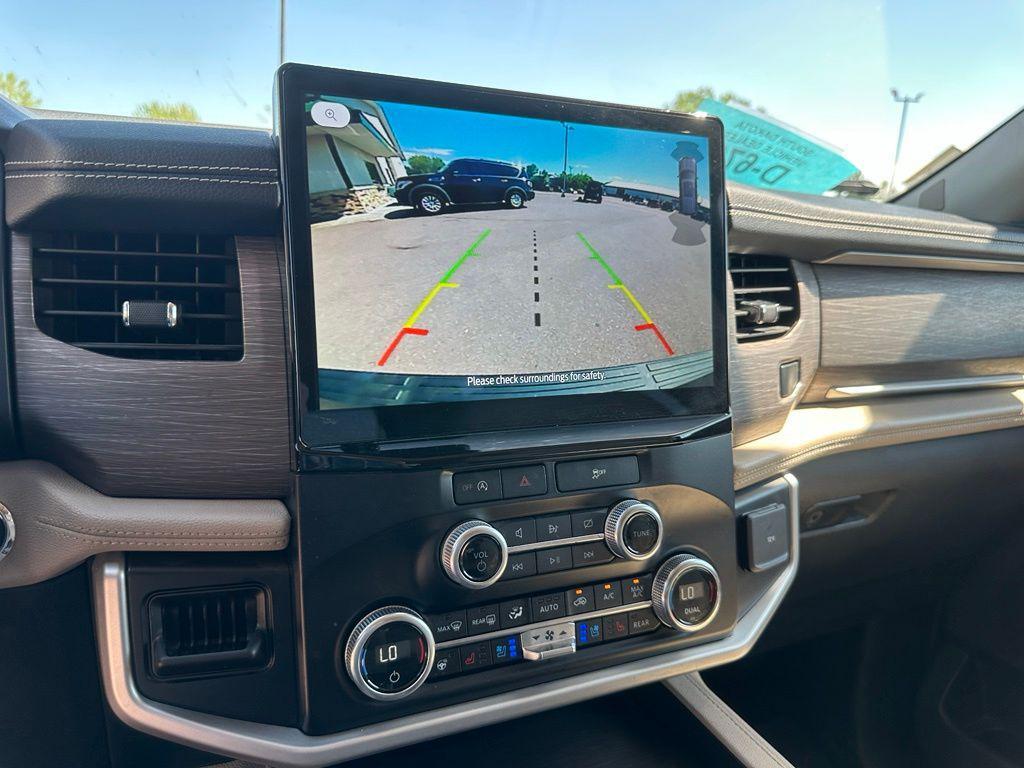 used 2024 Ford Expedition car, priced at $43,629
