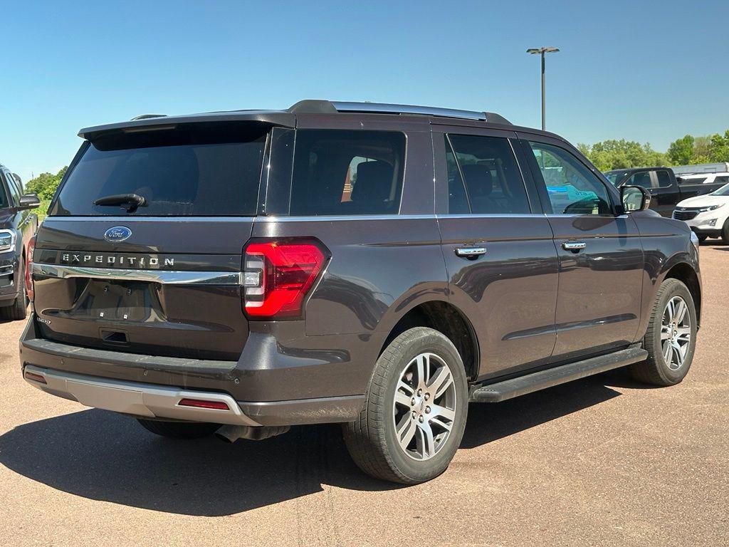 used 2024 Ford Expedition car, priced at $43,629
