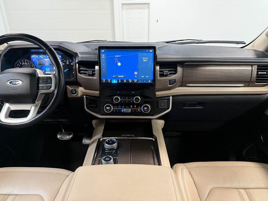 used 2024 Ford Expedition car, priced at $43,629