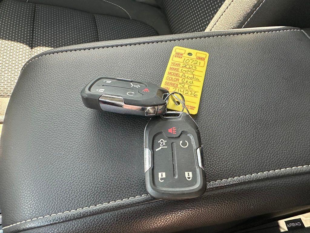 used 2023 GMC Acadia car, priced at $31,927