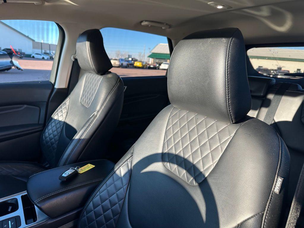 used 2024 Ford Edge car, priced at $25,982