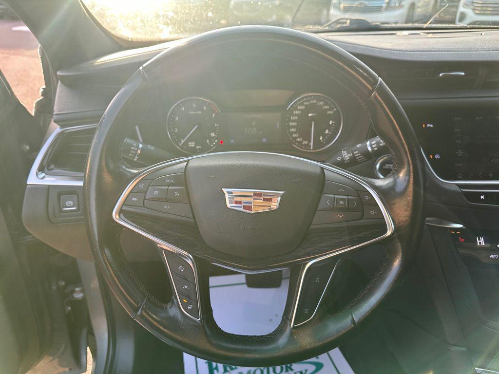 used 2021 Cadillac XT5 car, priced at $25,998