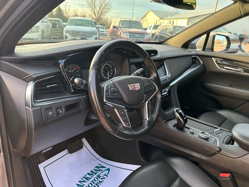 used 2021 Cadillac XT5 car, priced at $25,998