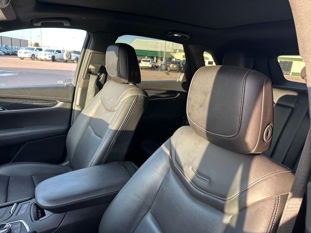 used 2021 Cadillac XT5 car, priced at $25,998