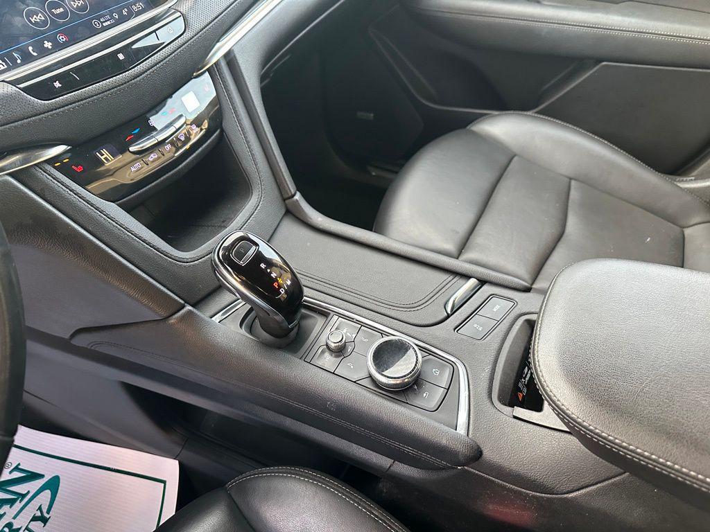 used 2021 Cadillac XT5 car, priced at $25,998