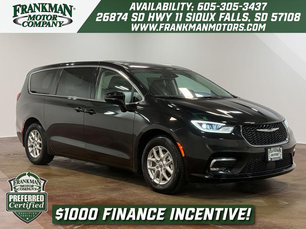 used 2024 Chrysler Pacifica car, priced at $29,927