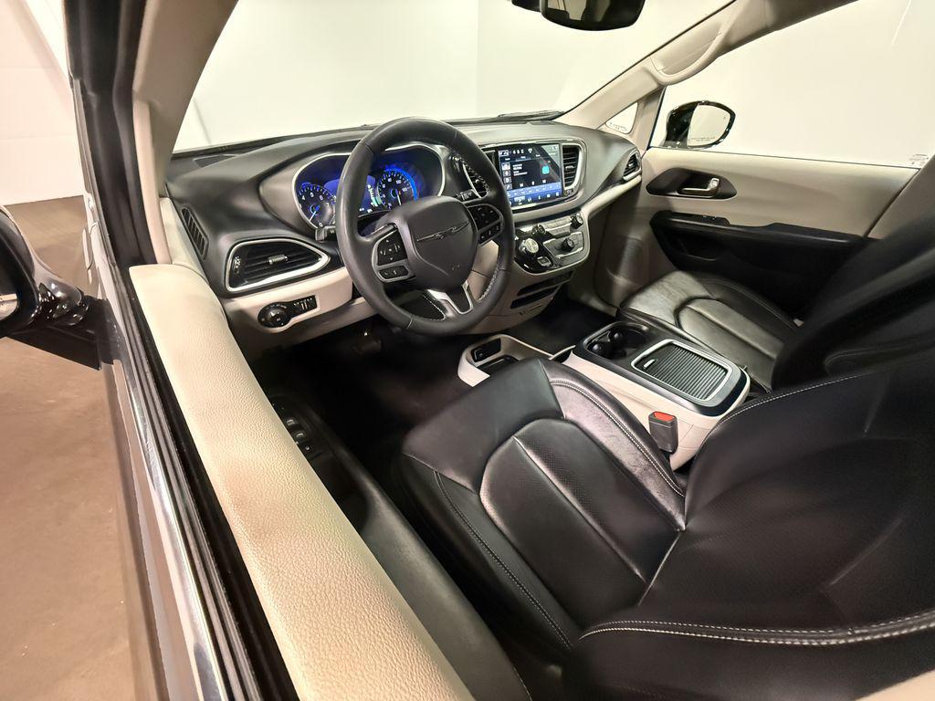 used 2024 Chrysler Pacifica car, priced at $29,927