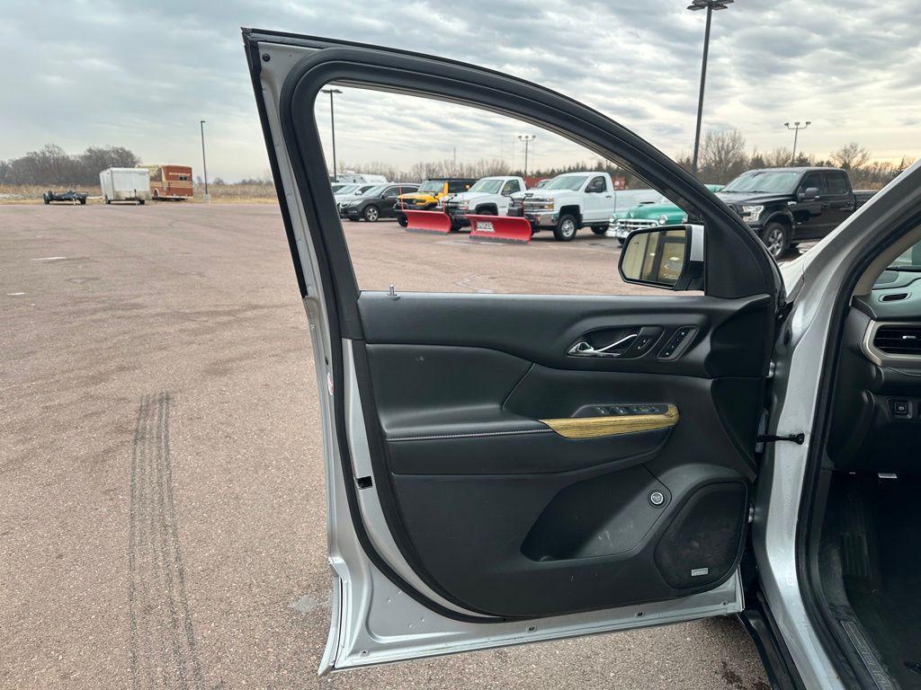 used 2017 GMC Acadia car, priced at $18,823