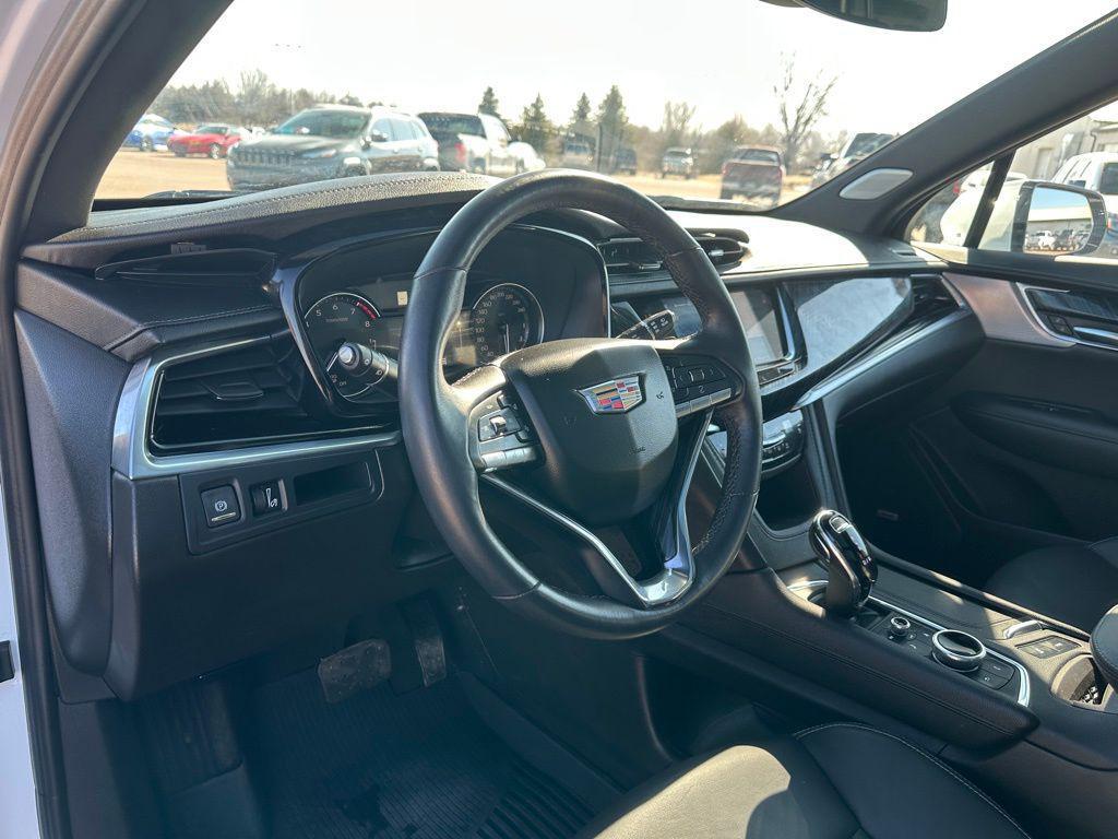 used 2023 Cadillac XT6 car, priced at $41,411