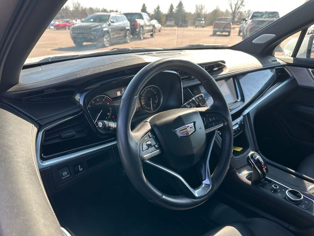 used 2023 Cadillac XT6 car, priced at $41,411