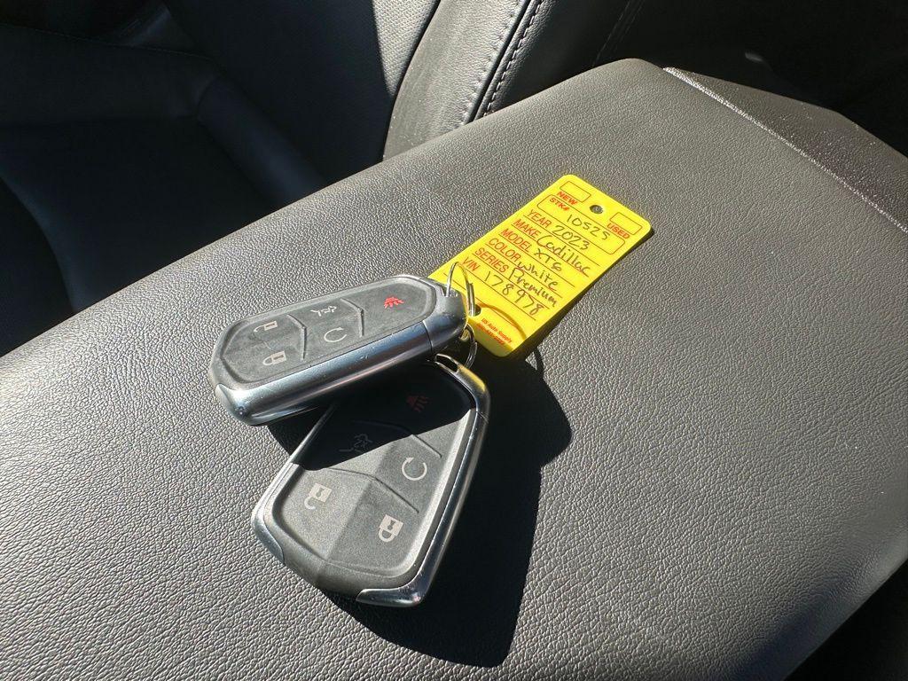 used 2023 Cadillac XT6 car, priced at $41,411