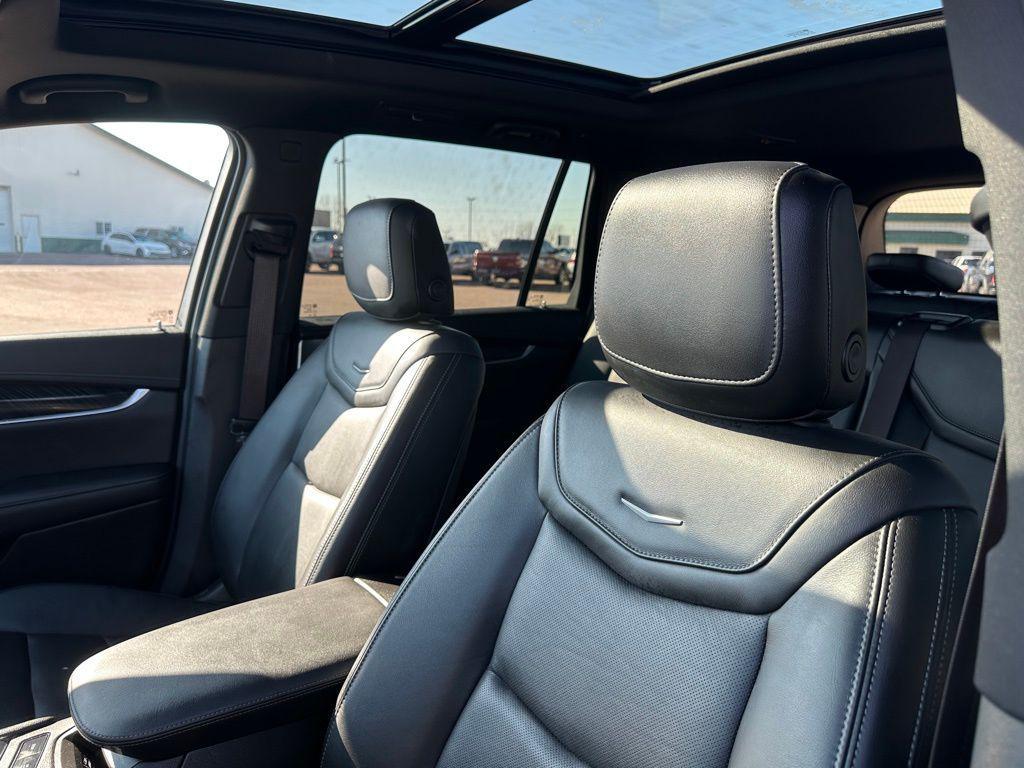 used 2023 Cadillac XT6 car, priced at $41,411