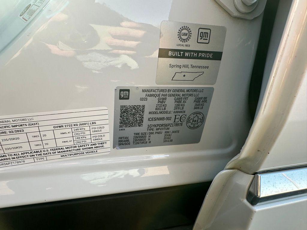 used 2023 Cadillac XT6 car, priced at $41,411