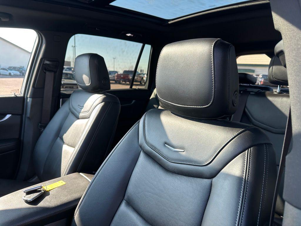 used 2023 Cadillac XT6 car, priced at $41,411