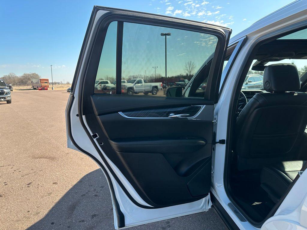 used 2023 Cadillac XT6 car, priced at $41,411