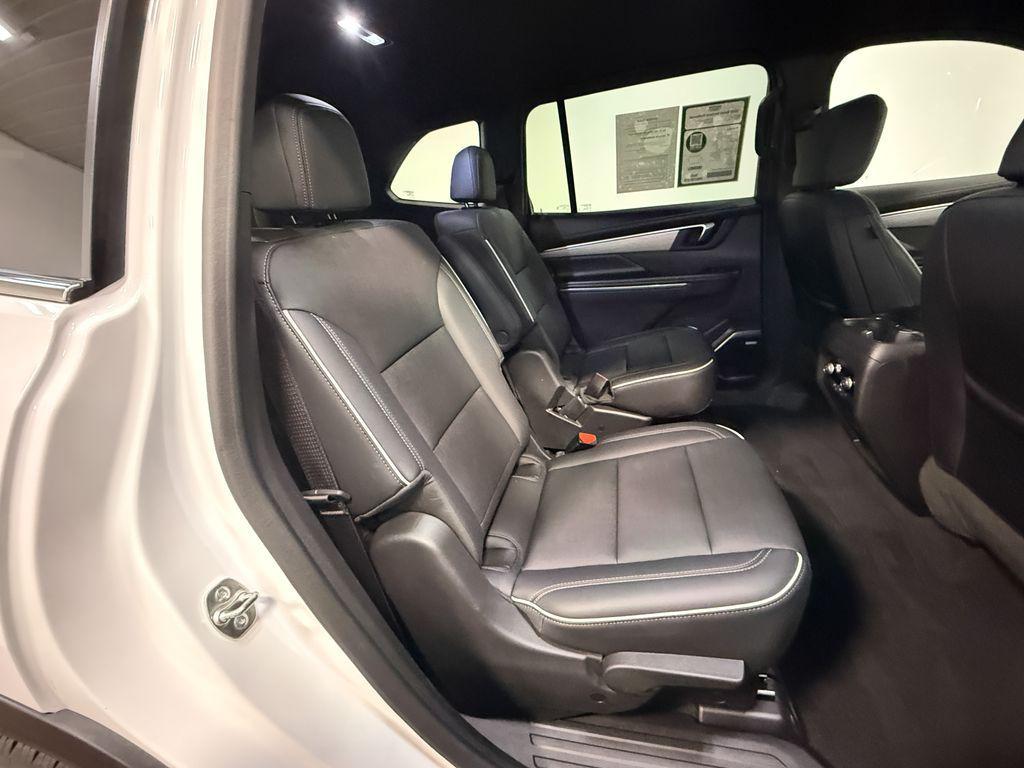 used 2025 Buick Enclave car, priced at $37,256