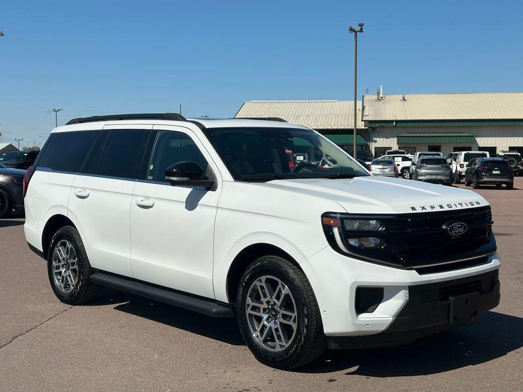 used 2025 Ford Expedition car, priced at $58,129