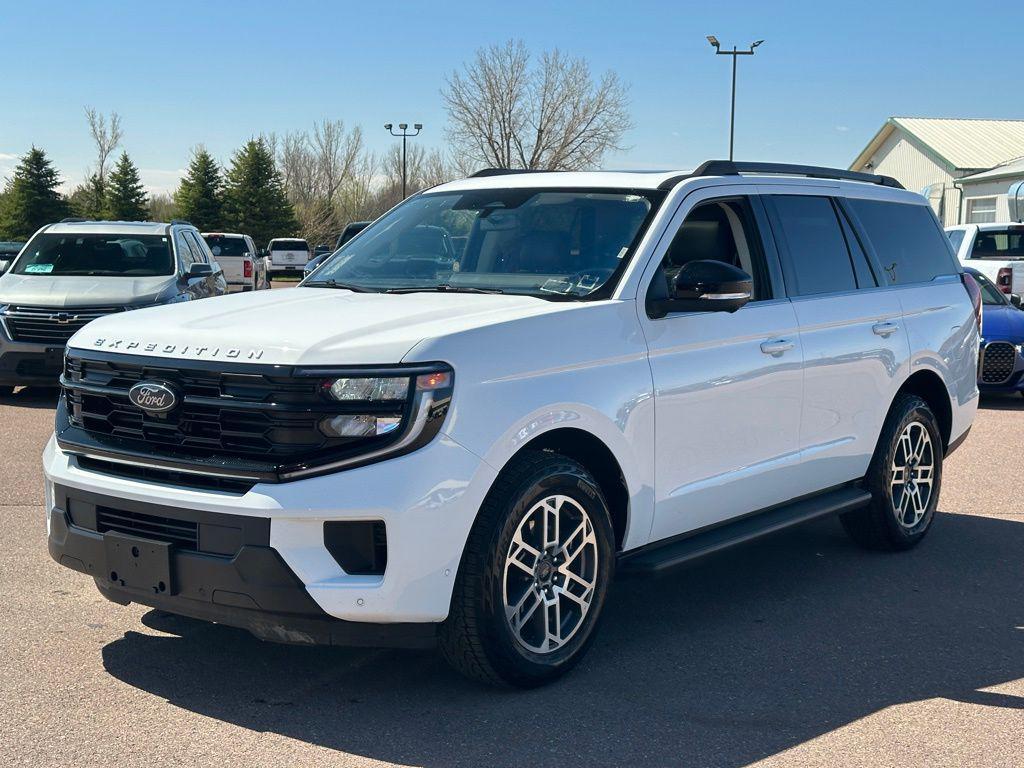 used 2025 Ford Expedition car, priced at $58,129