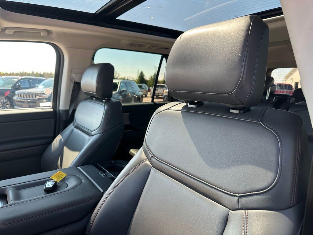 used 2025 Ford Expedition car, priced at $58,129