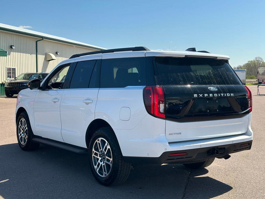 used 2025 Ford Expedition car, priced at $58,129