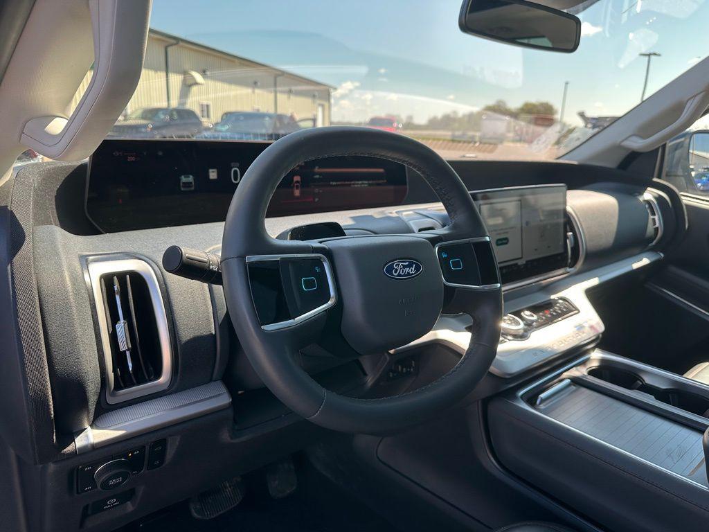 used 2025 Ford Expedition car, priced at $58,129