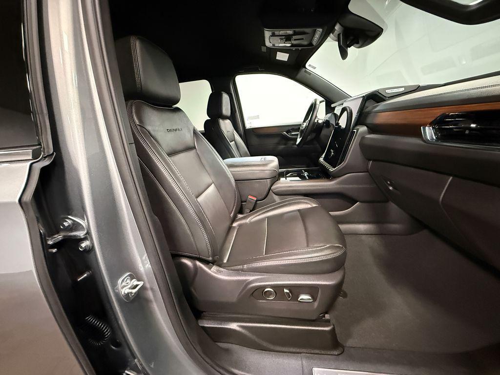 used 2025 GMC Yukon XL car, priced at $66,715