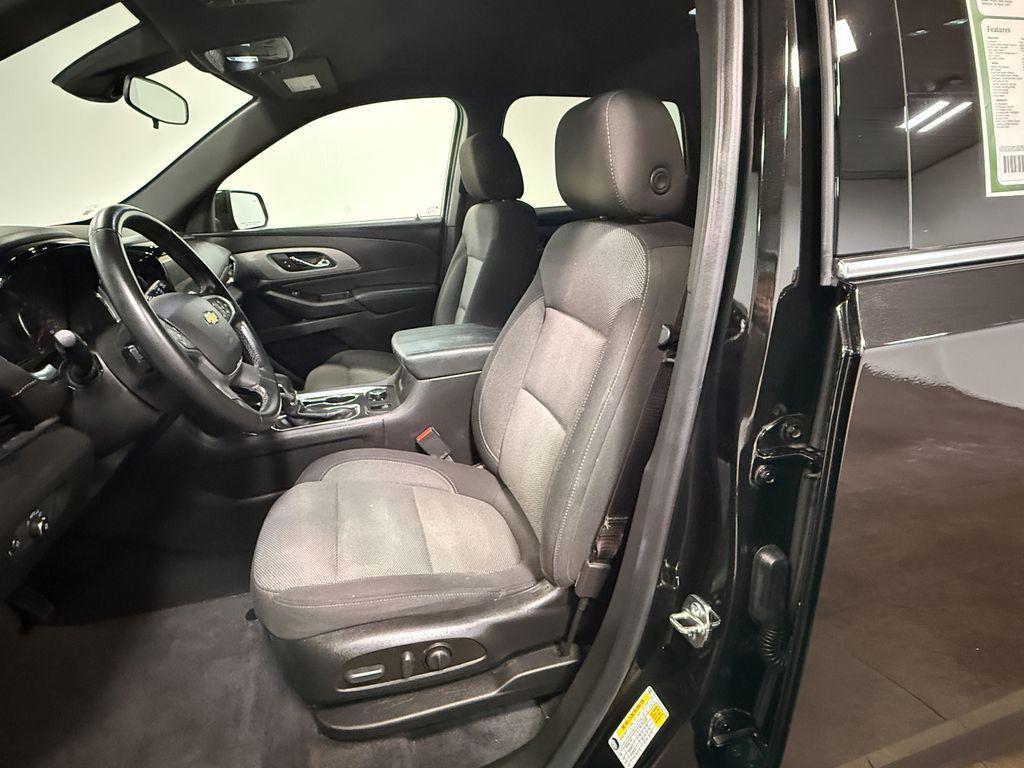 used 2023 Chevrolet Traverse car, priced at $31,847