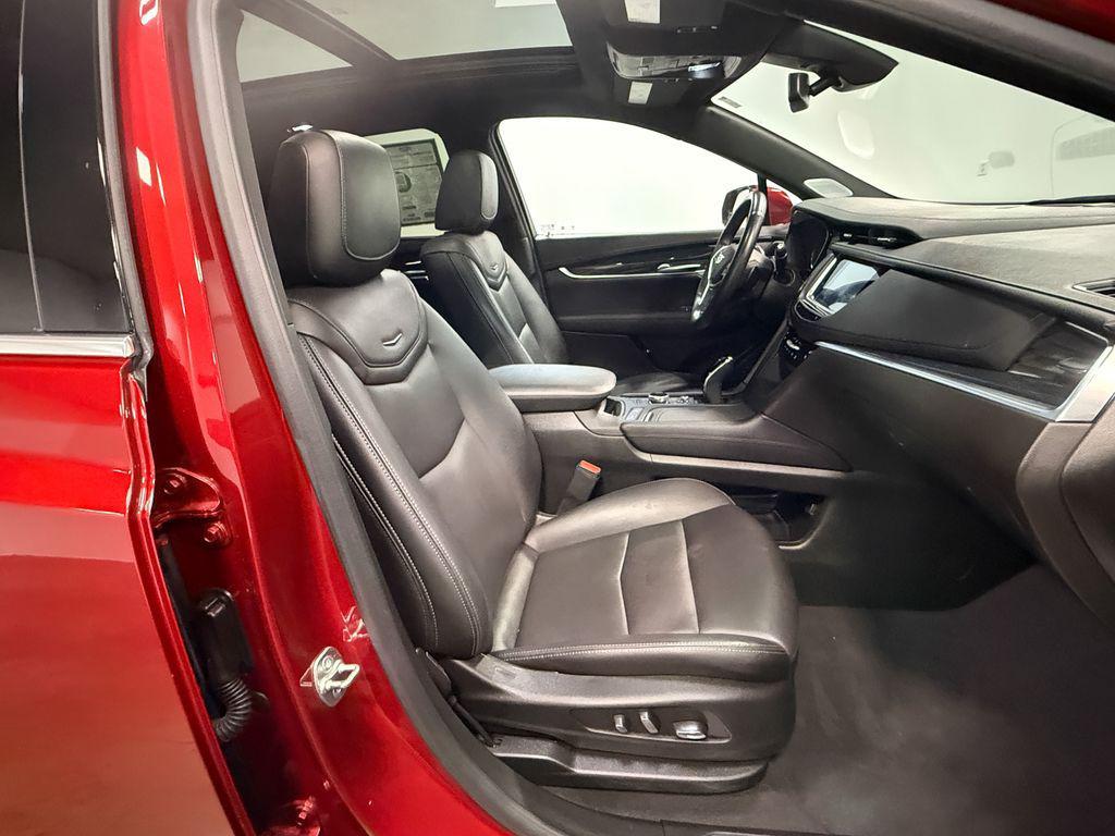 used 2024 Cadillac XT5 car, priced at $36,711