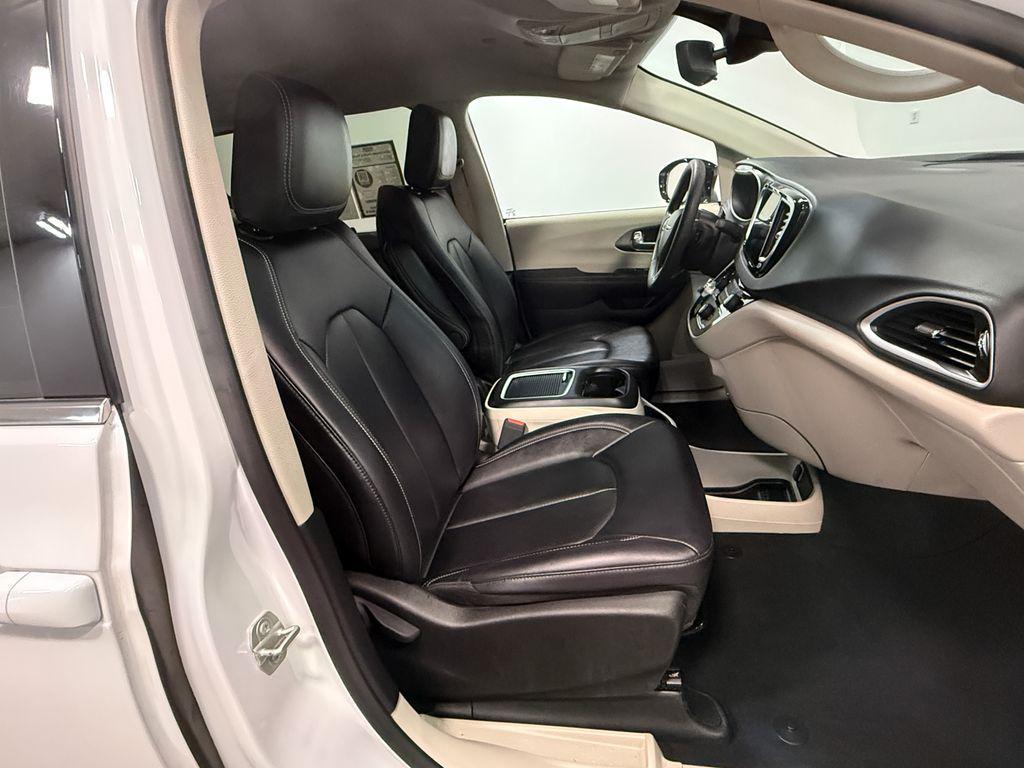 used 2024 Chrysler Pacifica car, priced at $29,450