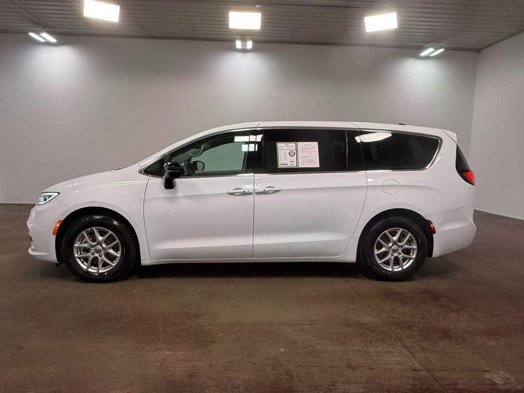 used 2024 Chrysler Pacifica car, priced at $29,450