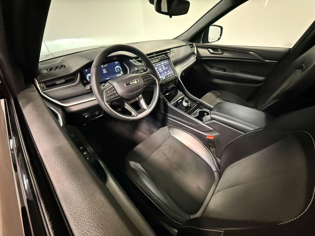 used 2024 Jeep Grand Cherokee car, priced at $32,555