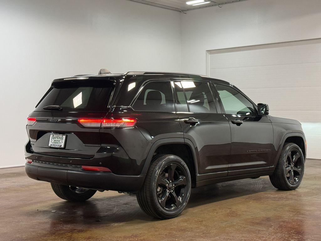 used 2024 Jeep Grand Cherokee car, priced at $32,555