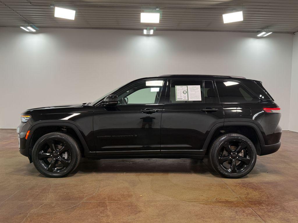 used 2024 Jeep Grand Cherokee car, priced at $32,555